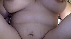 Varalica žena Milky Mari pušta debelog devičanskog pastorka da joj kreampira pičku.