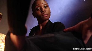 ザワアディのインターラシャルエロシーン Sinfulxxx