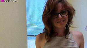 Young MILF Hairy Beaver Cums in Homemade Scene