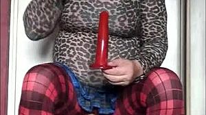 Watch the crossdresser deepthroat that dildo