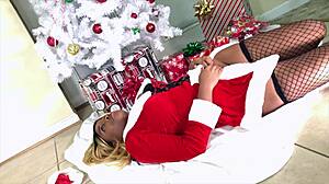 Nina Rivera makes Don Whoe happy on Christmas with rough fucking!