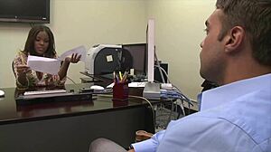 La Belle Noire Candice Nicole Suce Et Baise Avec Bite Blanche?