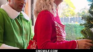 Jeg er den kåte alven som knullet stemor og stesøster i alle stillinger, ups ikke datter