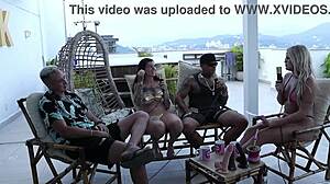 safada shows pussy after craving big cock dp