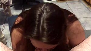 i got a amazin blowjob and she swallod my cum