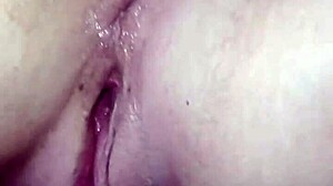 Wife gives pussy to husband in amateur fuck