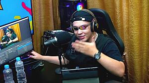 Flora Vip Shows Tits On Podcast