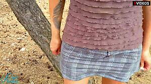 Procurando um Lugar para Calcinhas com Gozo Pegajoso