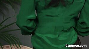 hot model takes bukkake facial, swallowing jizz from blowbang