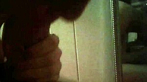 Amatör İri Memeli Genç Sakso Çekip Ağzına Boşalıyor