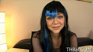 I love watching girls sucking big shlongs