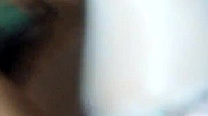 Mijn vrouws kleine 18+ squirt overrompelt me met intens kut genot