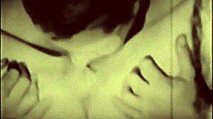 En voi uskoa miten kuuma tämä vintage-brittiläinen karvainen pillu-porno on