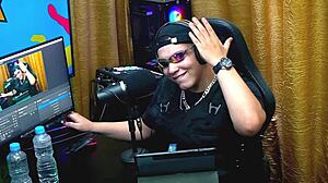 Flora Vip Got So Comfortable In Podcast She Showed Tits, Ruan Showed Cock - Podcast Pupum No Barraco