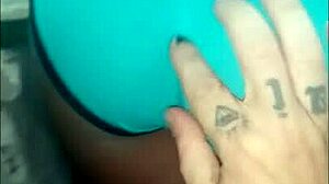 Comi a pequena do pedreiro safada na bunduda da escola de pijaminha curtinho