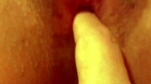 i'm touching my pussy so good, feeling that orgasm build