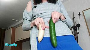 我的奶油阴户从激烈黄瓜拳交和狂野喷水滴落