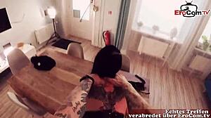 Deutsche gotthic schlampe im lederoutfit und netzstr�mpfen zum fickdate getroffen