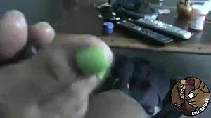 i love gettin footjobs from ebony girls with black toes on my cock