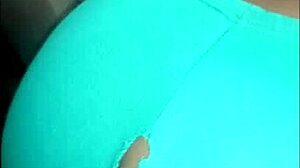 Comi a pequena do pedreiro safada na bunduda da escola de pijaminha curtinho