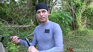 Hej, si videl ženo, ki jebe soseda na kampu v šotoru?