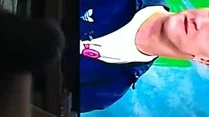 An Aussie sucked the Indian's cock eagerly