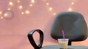 Jin Xinh Bunny live show with full face while talking