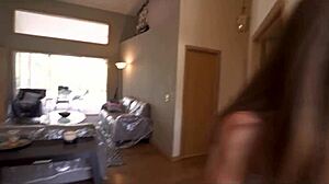 No resisto seducir a vecina Ivy Secret como milf casada.