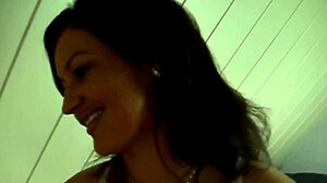 Amatør babe suger pik hårdt