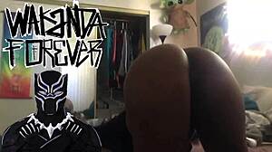 Ebony Bubble Butt Bends Over