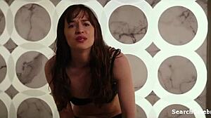 Дакота Джонсон в горячих обнаженных и бондажных сценах из Пятидесяти оттенков свободы