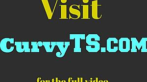 Καυτή μικρόσωμη t-girl με μεγάλα βυζιά χορεύει γυμνή