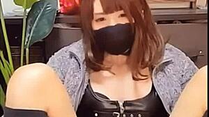 Wow! Cat-eared crossdresser masturbates live on cam!