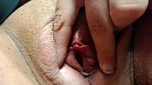 Long Pussy Close-Up Show!