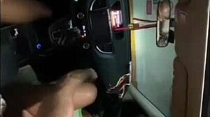 Lembran�as de um carnaval tens�o bateu e fodi o bucet�o da pampam no estacionamento