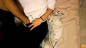 Intenziven ženski orgazem in trdi izliv v divji jebanji kompilaciji