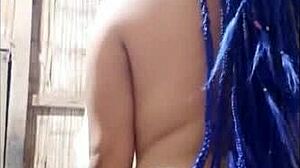 Mi madrastra se entera que me encanta ver porno de viejas y me seduce enviandome un video mostrando sus hermosas tetas naturales y su sexy vagina con bellos exoticos porno real casero de madrastra caliente