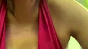 Nossa meu treino na academia me deixou muito suada qui at� minha bucetinha escorreu fiquei com vergonha de tanto tes�o