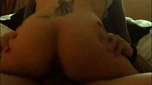 amateur tattooed couple getting horny with big cock riding
