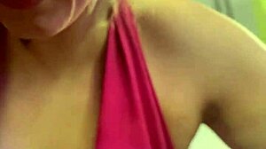 Nossa meu treino na academia me deixou muito suada qui at� minha bucetinha escorreu fiquei com vergonha de tanto tes�o