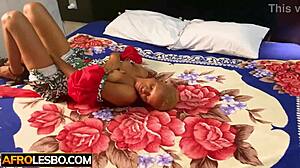 Amateur Ebony Lesbian Shantel Performs Muff Diving On Gf Minaj