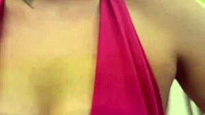 Nossa meu treino na academia me deixou muito suada qui at� minha bucetinha escorreu fiquei com vergonha de tanto tes�o