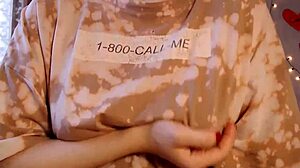 Surprise de la Saint-Valentin, surprise en train de taquiner dans la chambre avec ces courbes