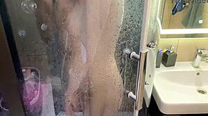 俄罗斯业余女郎和大鸡巴陌生人出轨