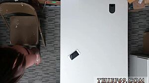 3D हentai बूढ़ा चोर पकड़ा गया