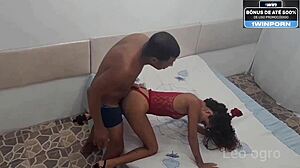 Modelo Sexy Sentindo Punho Duro na Bunda Apertada pela Primeira Vez Wow