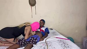 comendo gostoso a branquinha novinha sem camisinha