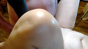 Finger Vibe Toy Squirts in Housewife Homemade Sex