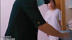 믿을 수 없어, 그녀가 나 구하려고 그의 장난감 됐어