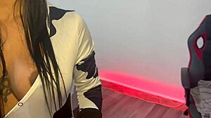 مفاجأة زوجة الأب في هالوين مع حلوى لاتينية خادعة